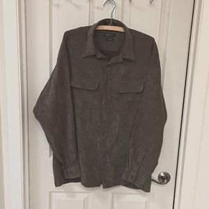 VanHeusen soft suede LS button-up shirt. Kinda mocha green with subtle paisley..